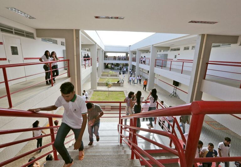 ESCOLA CARIRIAÇU