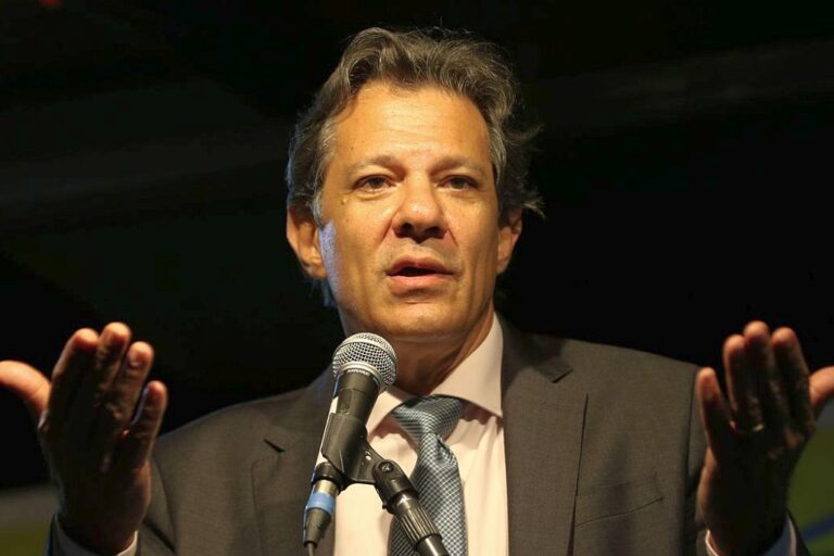 O ministro indicado para a Fazenda, Fernando Haddad, durante coletiva no CCBB