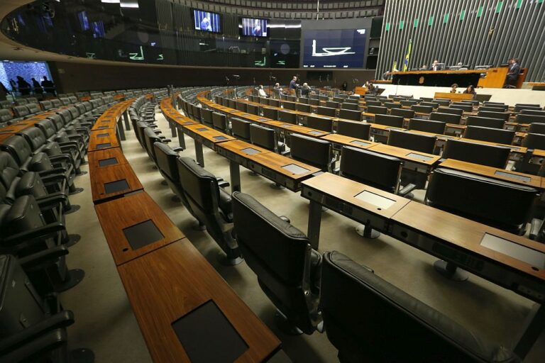 Câmara permanece vazia após a votação do Impeachment