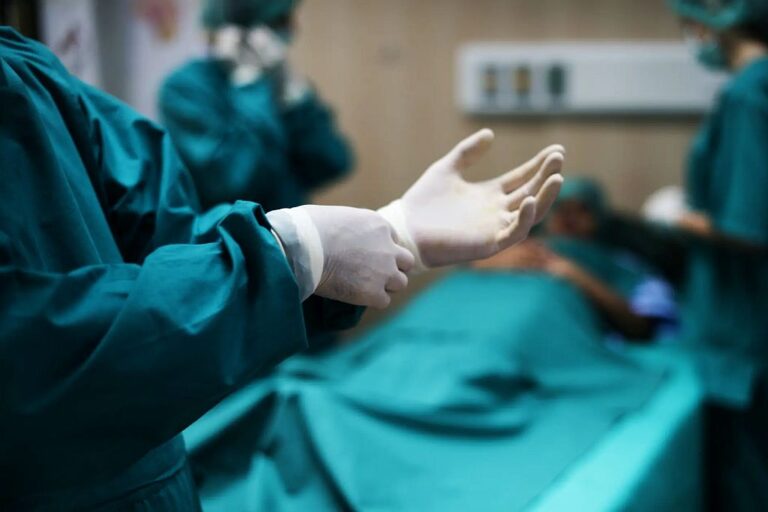 médico
