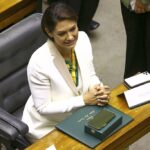 A primeira-dama, Michelle Bolsonaro, durante sessão solene de entrega da Medalha Mérito Legislativo da Câmara dos Deputados.