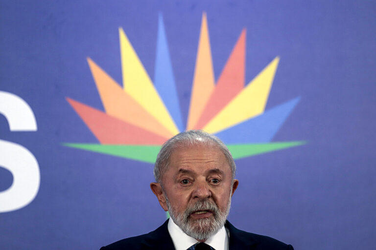 Lula durante pronunciamento no Brics.