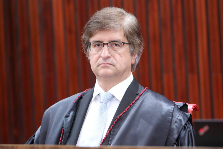 Paulo_Gonet_em_sessão_do_TSE_no_dia_14.02.2023