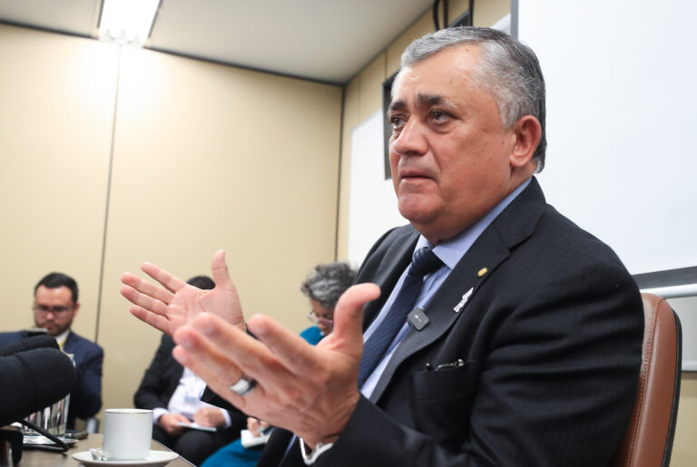 Brasília (DF) 10/-4/2023 Líder do Governo na Câmara, Deputado José Guimarães, durante coletiva a Imprensa.