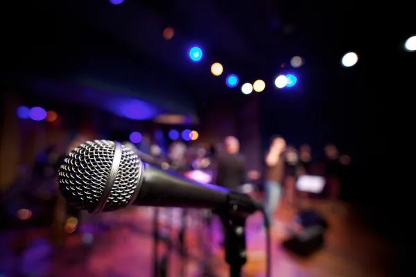 depositphotos_22403867-stock-photo-horizontal-microphone-on-music-stage