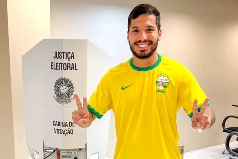André Fernandes