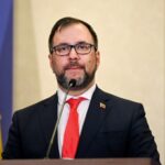 canciller-yvan-gil-31d295