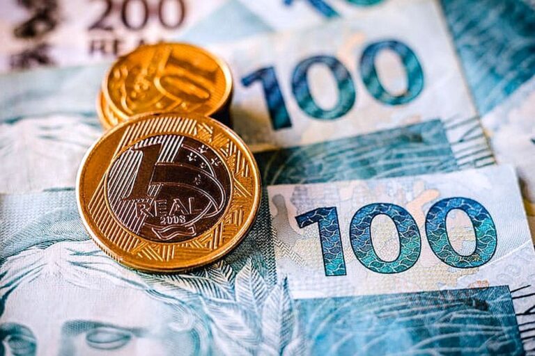 dinheiro-freepik