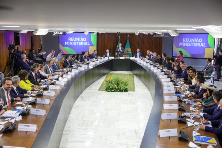 Lula reunião ministerial