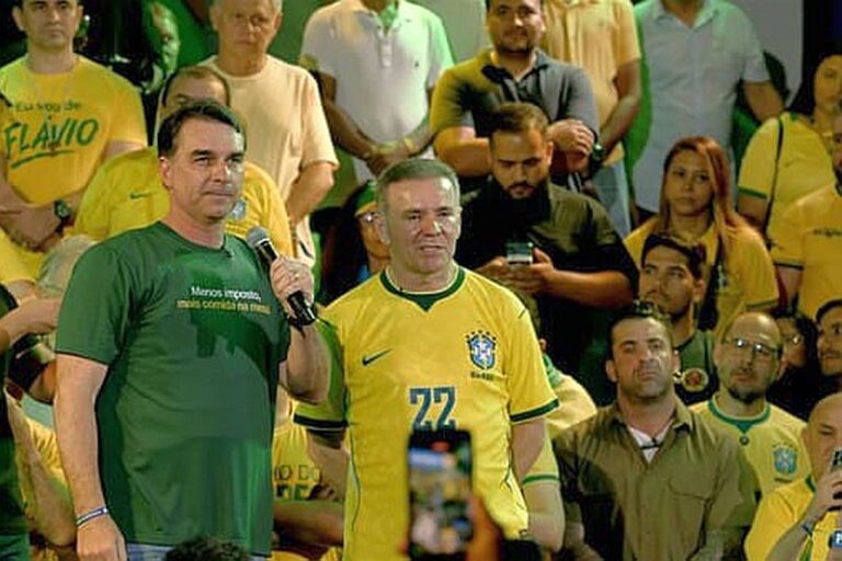 flavio-bolsonaro-e-alcides