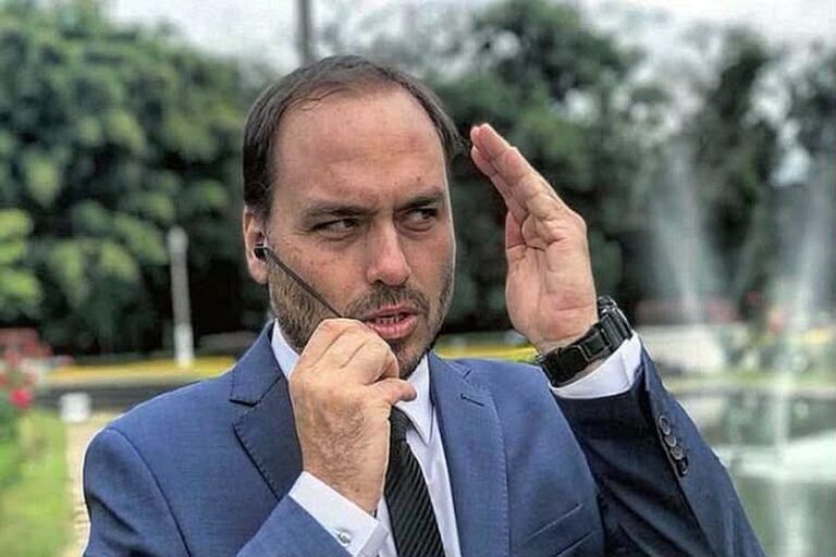 6e1d3cc8-4a4d-49f1-8a71-cd7a85fa5e7c