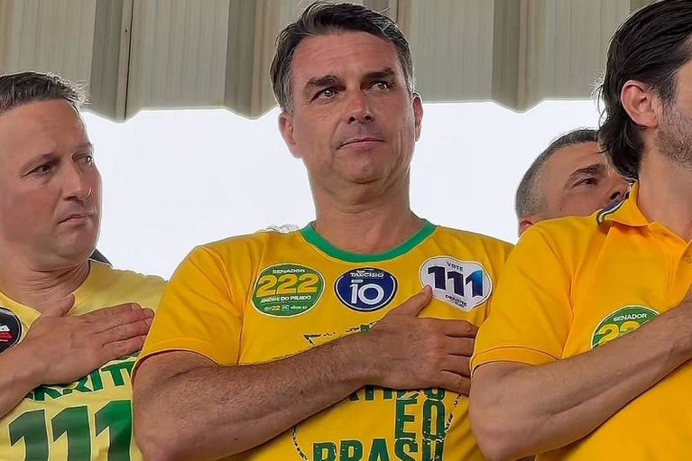 flávio-bolsonaro-último-ato-de-campanha