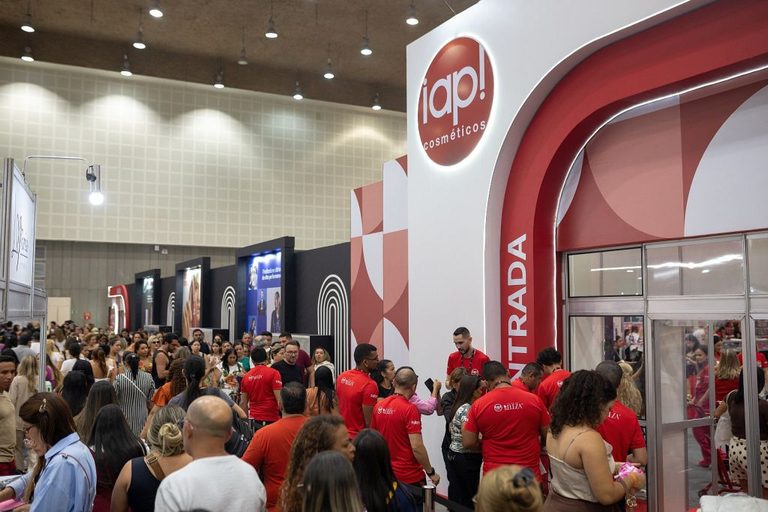 iap-na-feira-da-beleza